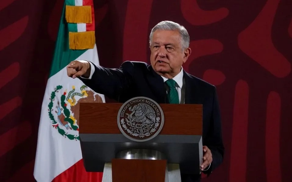 Acusa AMLO boicot en operaciones de AICM “me quieren echar la culpa”, señala