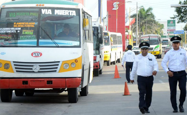 Van ocho detenidos por no tener concesión para prestar servicios de transporte público en Veracruz