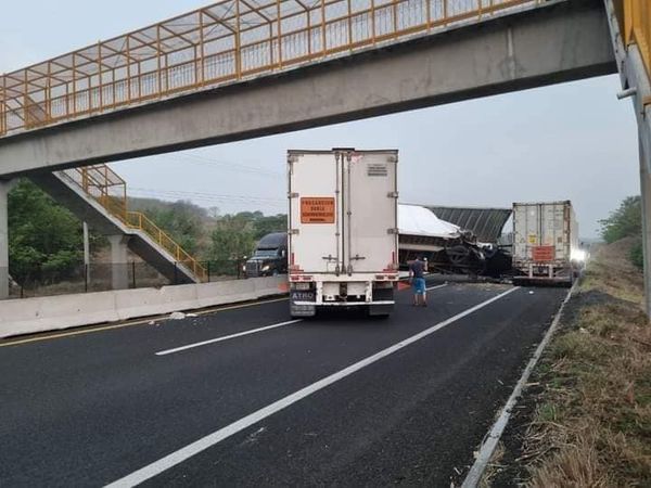 Accidente en la Veracruz-Cardel ocasiona cierre vial