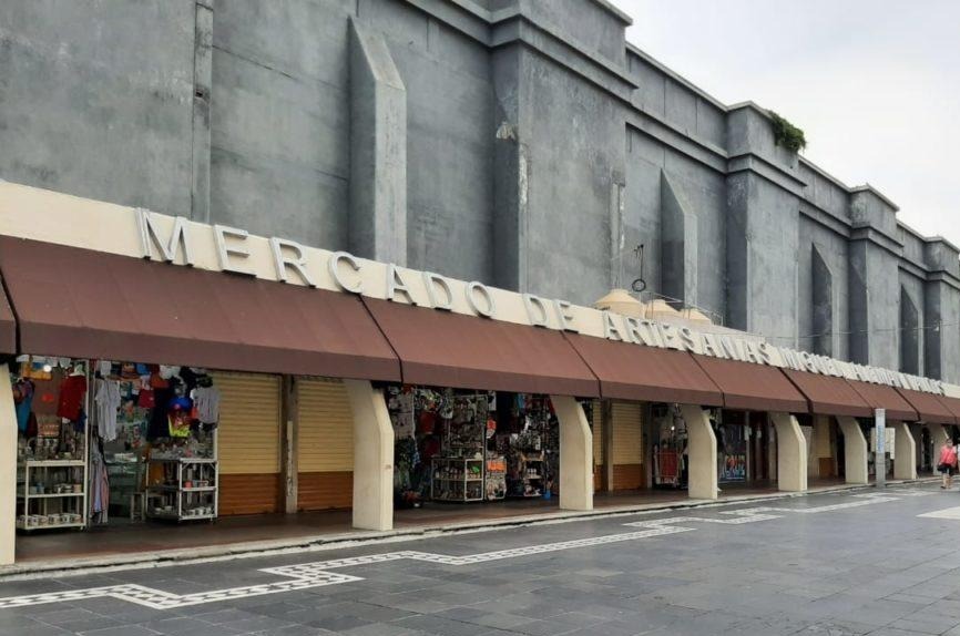 Mercado de artesanías en Veracruz continúan sin luz, artesanos piden transformador nuevo