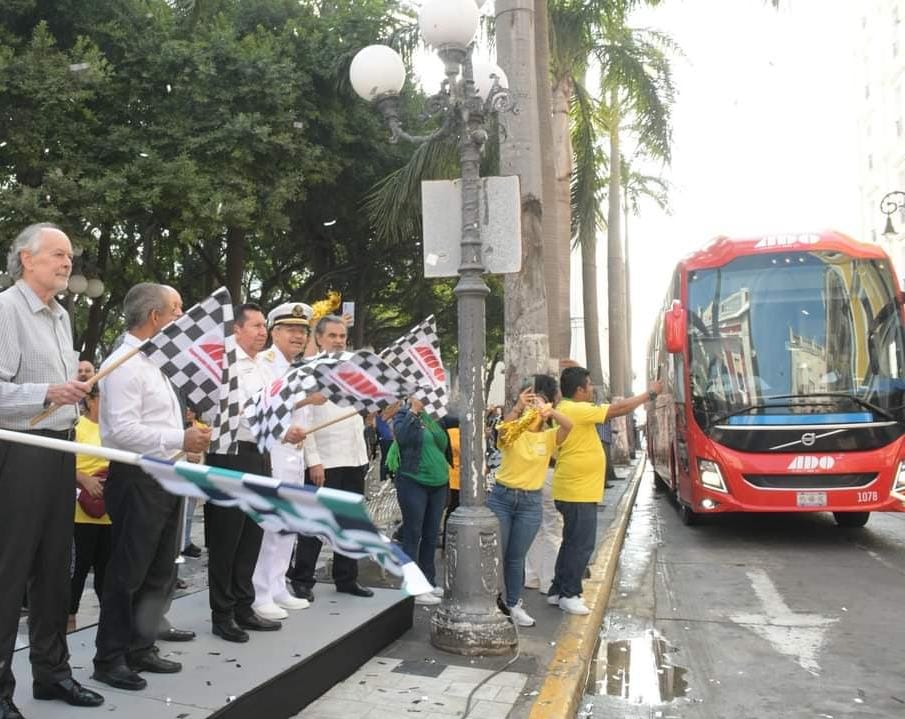 Niños de puro 10 salen de Veracruz hacia la Ruta de la Insurgencia