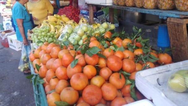 Ya huele a Día de Muertos: mandarina llega a los mercados de Veracruz